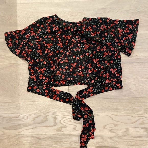 Floral top - Picture 2 of 2
